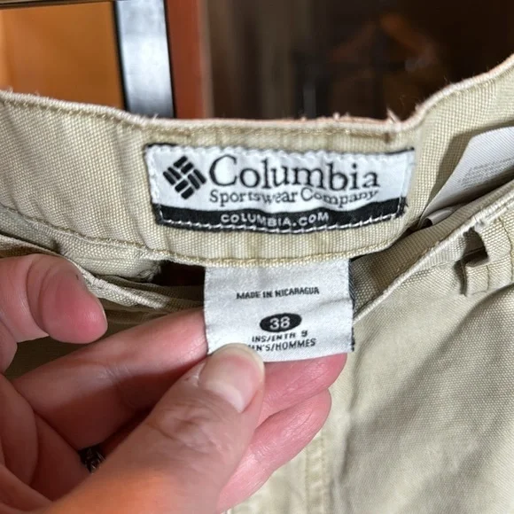 Columbia Hiking Cargo Carpenter Active Khaki Shorts Size 38 - Picture 3 of 8